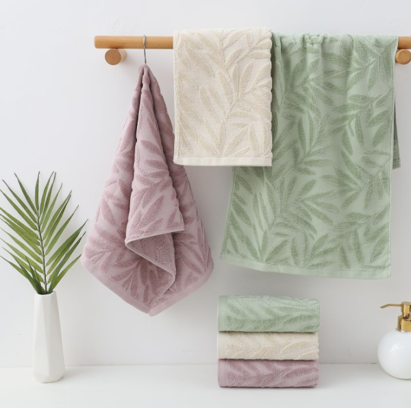 Leaf-Patterned Hand Towels (Set Of 2), Soft, Absorbent, And Green